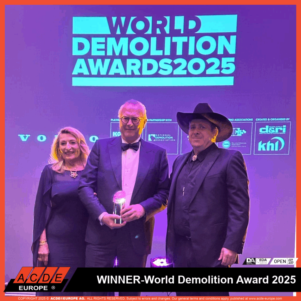ACDE® Europe team receiving the 2025 World Demolition Award for Innovation – Tools & Attachments in Nashville